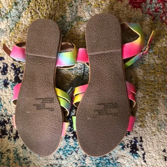 🧜🏼‍♀️3 for $15 item!🧜🏼‍♀️ girls sandals - Picture 2 of 2